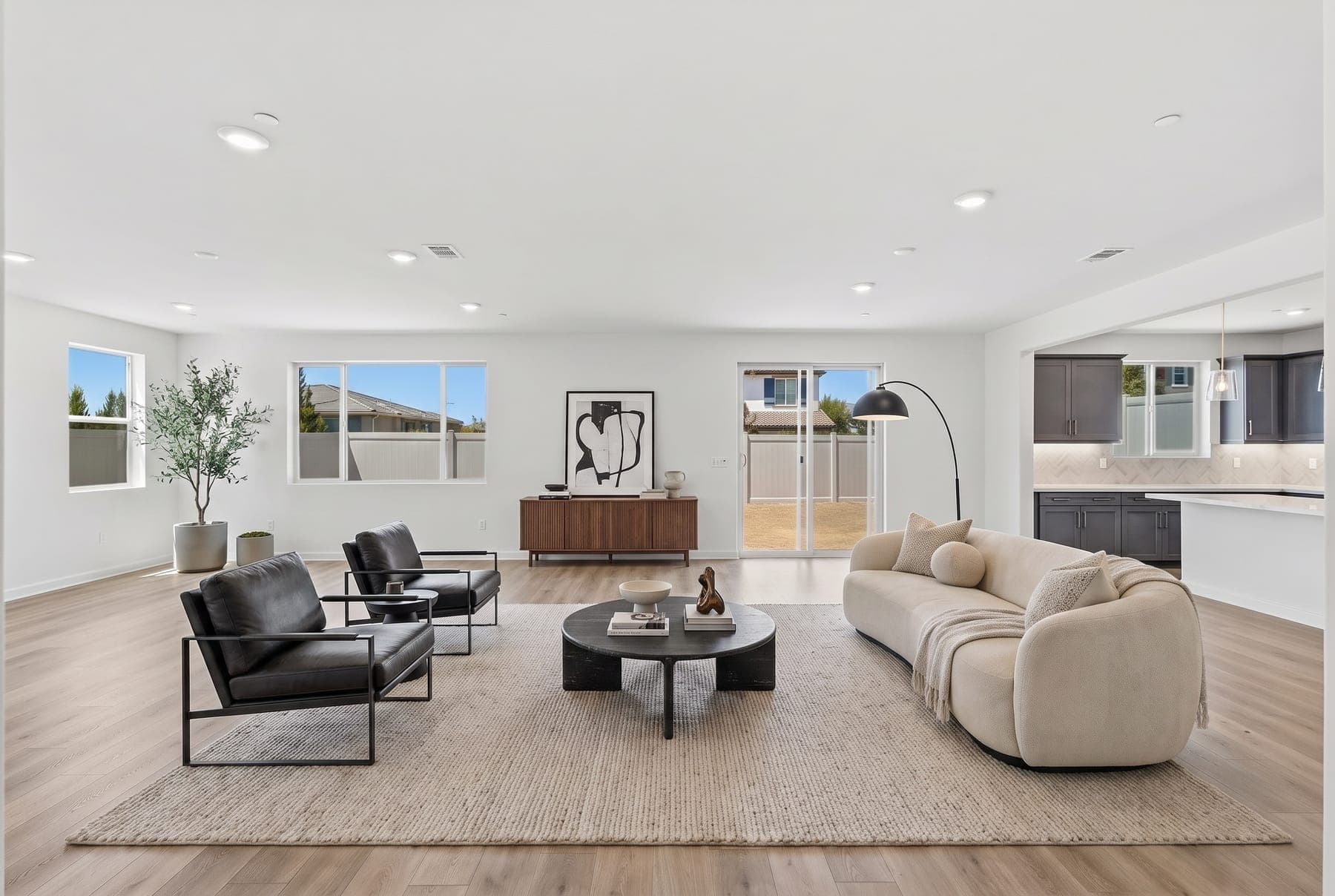 Escondido great room — Modern virtual staging — Modern