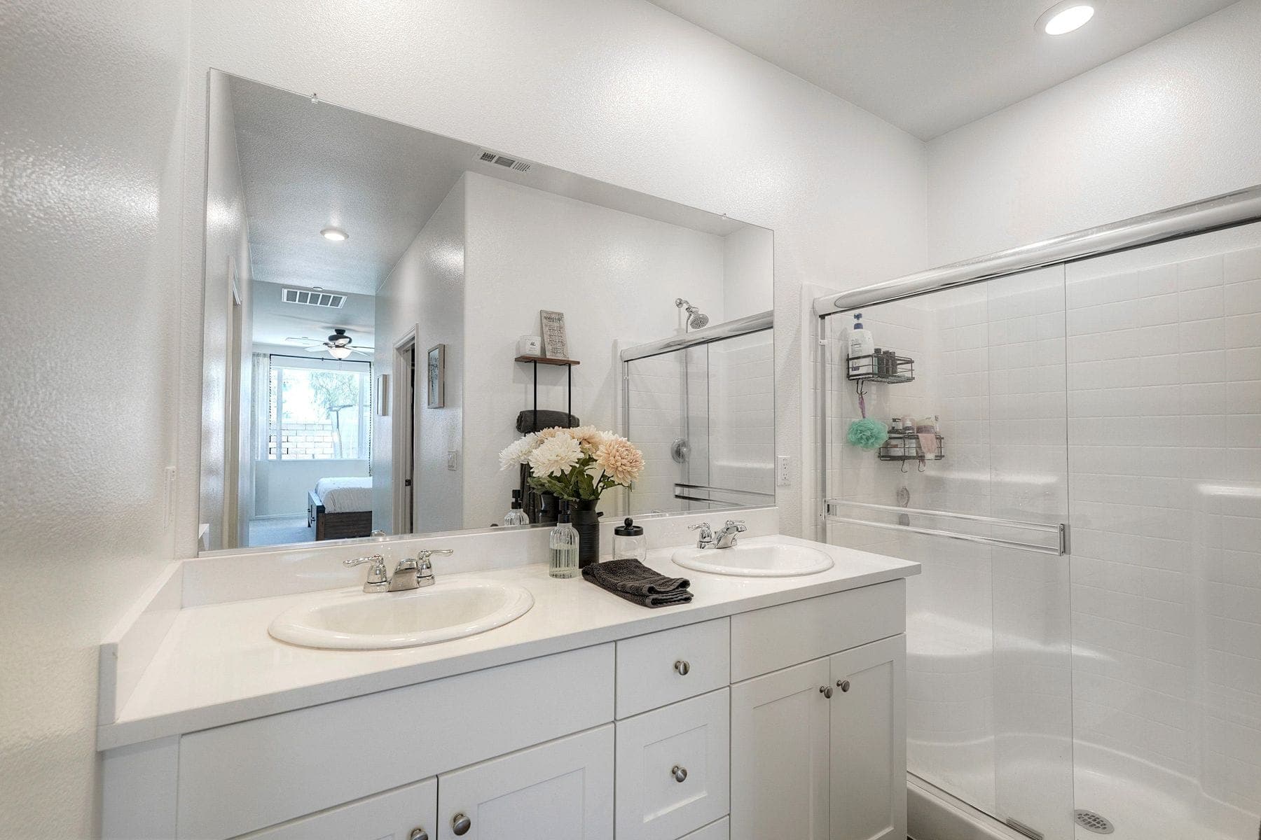 Bath — real estate photography in Hemet, CA by Turnkey Media